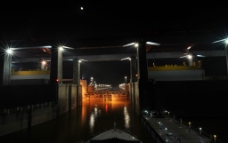 三峡大坝第一级船闸图片