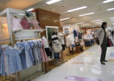 童装店日本儿童服装店面图片