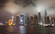 上江黄浦江上的夜上海图片