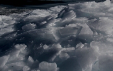 青海湖冰块图片