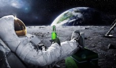 品味生活登月宇航员喝某品牌饮料品味地球生活